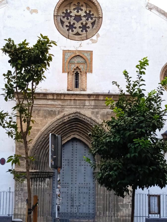 Apartamento Casco Antiguo Exterior Unico En Segunda Planta En Un Edificio De De Dos Plantas Севілья Екстер'єр фото