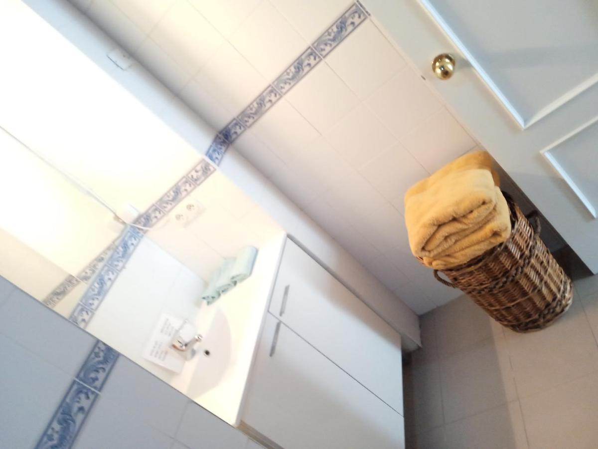 Apartamento Casco Antiguo Exterior Unico En Segunda Planta En Un Edificio De De Dos Plantas Севілья Екстер'єр фото