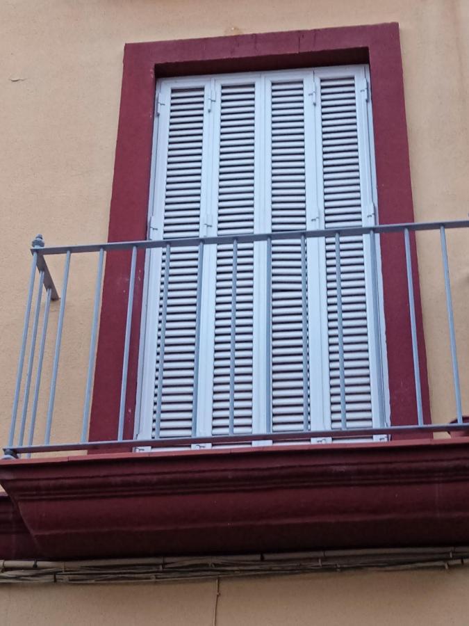 Apartamento Casco Antiguo Exterior Unico En Segunda Planta En Un Edificio De De Dos Plantas Севілья Екстер'єр фото